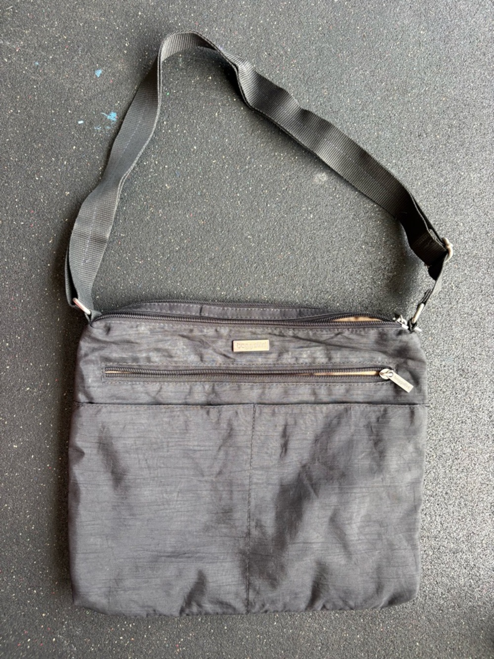 Baggallini Black Lightweight Crossbody Messenger Bag